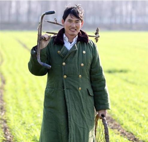 大衣哥娱乐爆料是真的吗,真相揭秘，是真是假？